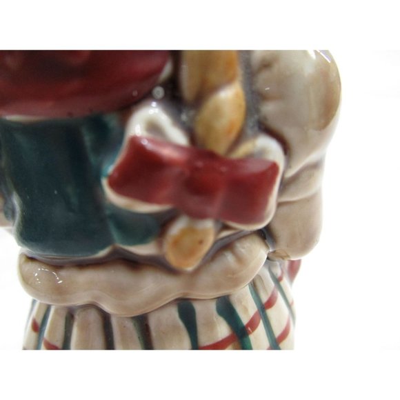 Vintage Scottsh Lass Girl In Kilt with Doll Salt Pepper Shaker Cork Stopper EUC - Picture 7 of 16